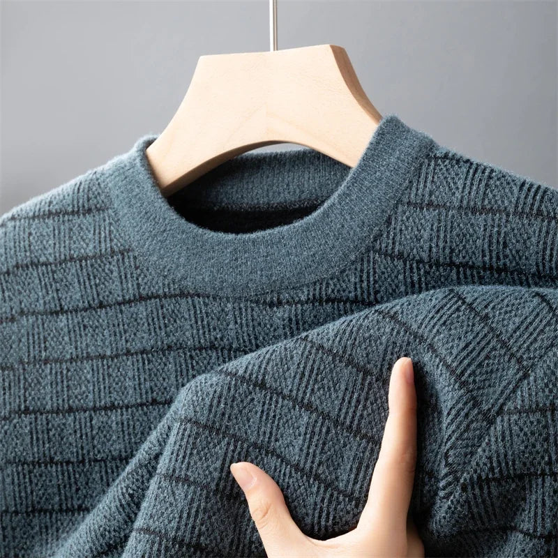 New Men's Casual Pullover Fashion Sweater Autumn and Winter Warm Top